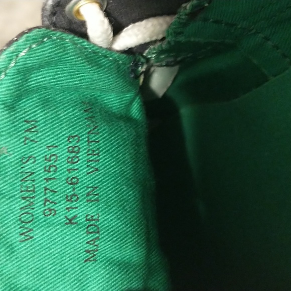 Sperry woman's size 7M/6.5M Top-Sider boat shoe/sneaker*different foot size* - Picture 2 of 11